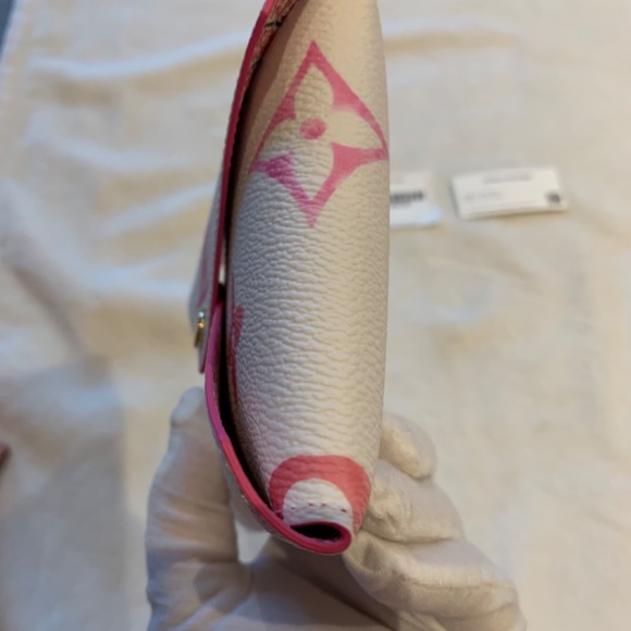 Brand New LOUIS VUITTON By The Pool Medium Kirigami Pochette - Picture 9 of 10